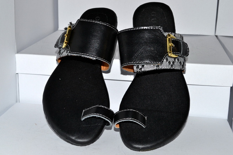 Gucci Slippers Woman--265